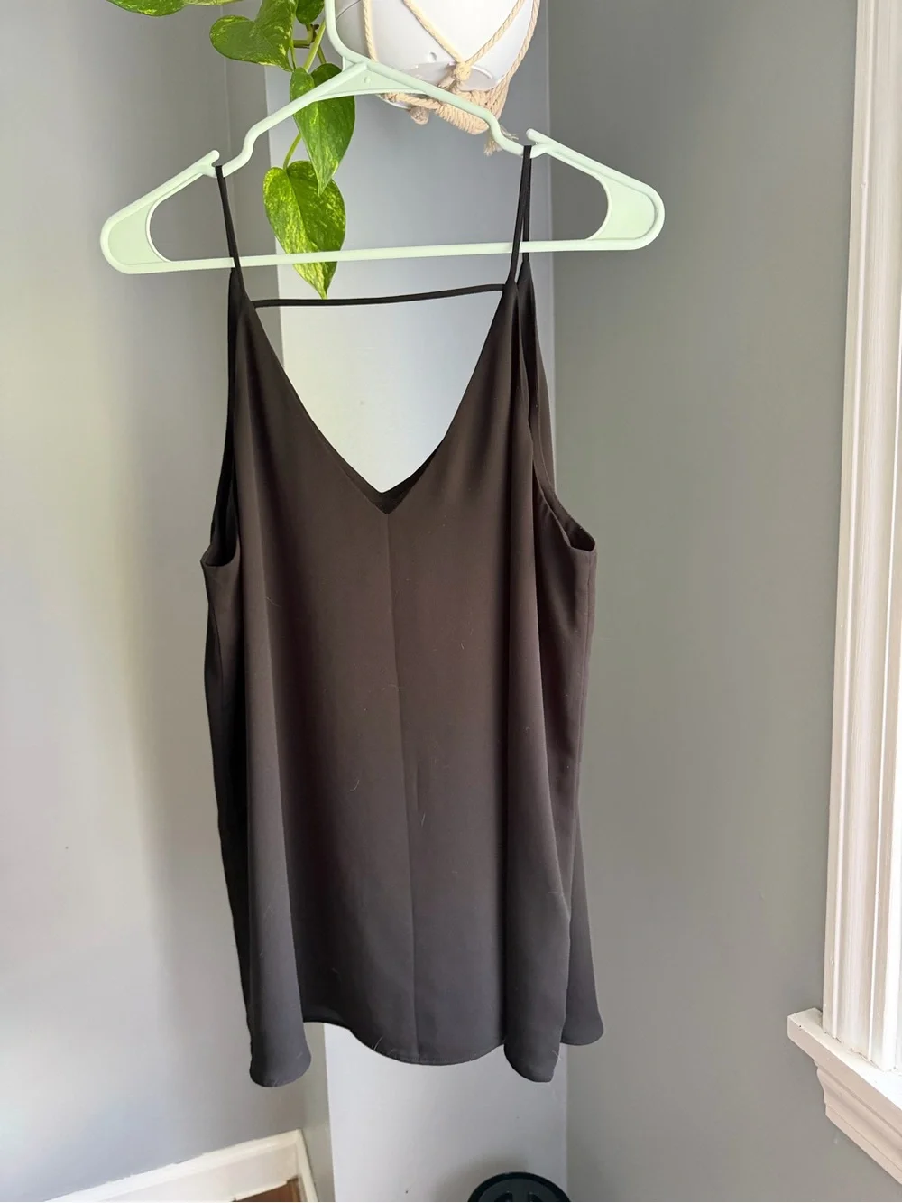 LOFT Black V-Neck Sleeveless Top - Picture 2 of 5